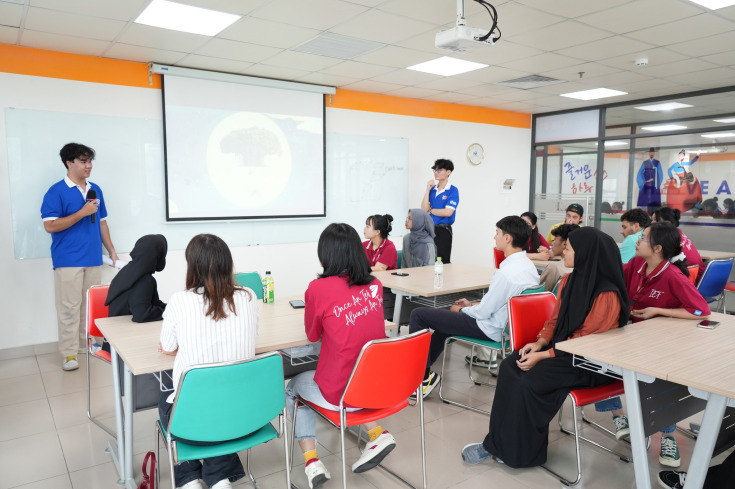 GLOUCESTERSHIRE VIETNAM RỘN RÀNG ĐÓN TRUNG THU CÙNG SINH VIÊN QUỐC TẾ 13