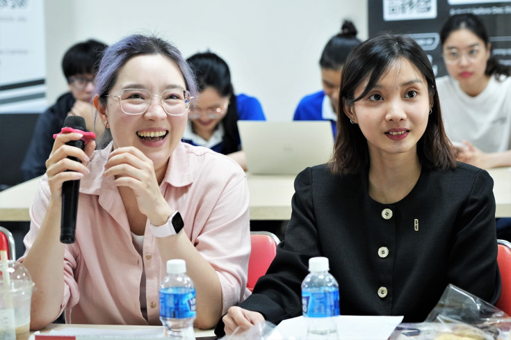 SINH VIÊN GLOUCESTERSHIRE VIETNAM TỰ TIN BÁO CÁO DỰ ÁN TRƯỚC TẬP ĐOÀN S&S GROUP 47