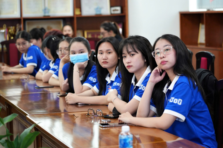SINH VIÊN NGÀNH KẾ TOÁN - TÀI CHÍNH TÌM HIỂU VỀ CƠ HỘI CHINH PHỤC CHỨNG CHỈ ICAEW 48