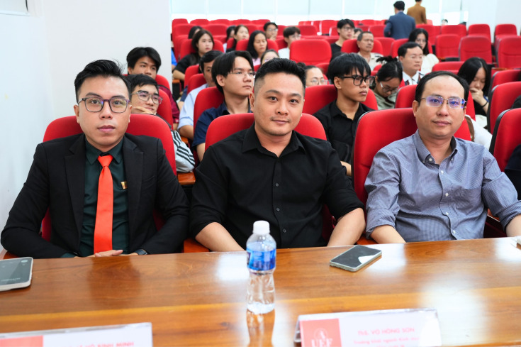 LỄ TRAO HỌC BỔNG CHƯƠNG TRÌNH CỬ NHÂN QUỐC TẾ & WORKSHOP “ỨNG DỤNG AI TRONG HỌC TẬP ĐẠI HỌC HIỆU QUẢ” 16