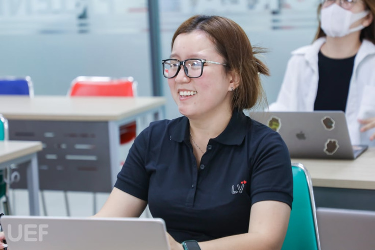 GIÁO SƯ ĐẠI HỌC GLOUCESTERSHIRE TIẾP TỤC ĐỒNG HÀNH VỚI UEFERS TRONG LỚP HỌC "LOYALTY COMMUNICATION" 44