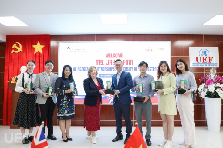 UEF VÀ ĐẠI DIỆN ĐẠI HỌC GLOUCESTERSHIRE THẢO LUẬN VỀ KẾ HOẠCH ĐÀO TẠO TRONG NĂM HỌC MỚI 55