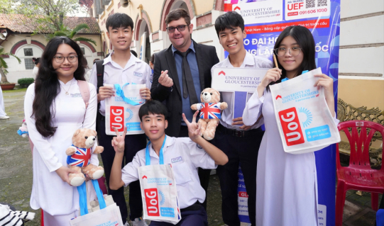 KHÁM PHÁ NGÀNH TRUYỀN THÔNG ĐA PHƯƠNG TIỆN - SÁNG TẠO KHÔNG GIỚI HẠN TRONG KỶ NGUYÊN SỐ