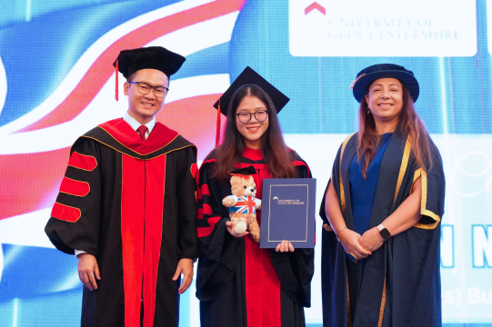 HƠN 300 SUẤT HỌC BỔNG CHO CHƯƠNG TRÌNH CỬ NHÂN ANH QUỐC 2026