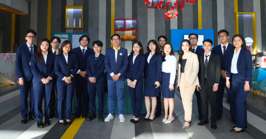 SỞ HỮU BẰNG CẤP QUỐC TẾ, MỞ RỘNG CƠ HỘI VIỆC LÀM VỚI CHƯƠNG TRÌNH GLOUCESTERSHIRE VIETNAM