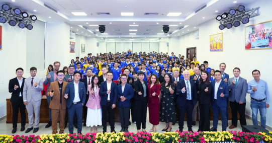 GLOUCESTERSHIRE VIETNAM CHÀO ĐÓN TÂN SINH VIÊN KHÓA 2025 VÀO ĐẦU NĂM HỌC MỚ