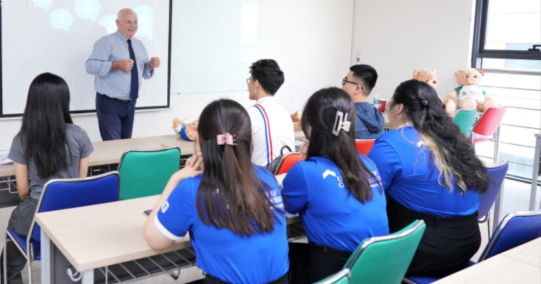 HỌC SINH TP.HCM TRẢI NGHIỆM HỌC TẬP NHƯ SINH VIÊN QUỐC TẾ TẠI UOG VIETNAM