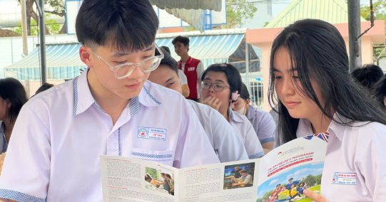 GLOUCESTERSHIRE VIETNAM ĐÀO TẠO CÁC NGÀNH HỌC GÌ VÀ HỌC PHÍ BAO NHIÊU 1 NĂM?
