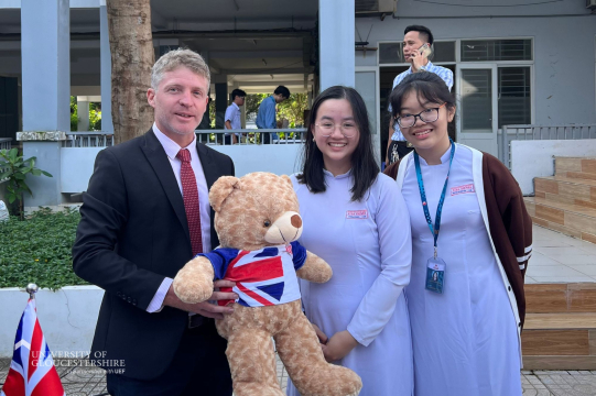 BỎ QUA ÁP LỰC ĐIỂM SỐ, CHỈ CẦN TỐT NGHIỆP - ĐỦ ĐIỀU KIỆN HỌC CHƯƠNG TRÌNH CỬ NHÂN ANH QUỐC
