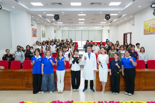 WORKSHOP “CHĂM SÓC SỨC KHOẺ ĐÔI MẮT” – LAN TỎA THÔNG ĐIỆP BẢO VỆ ĐÔI MẮT SÁNG KHỎE ĐẾN SINH VIÊN