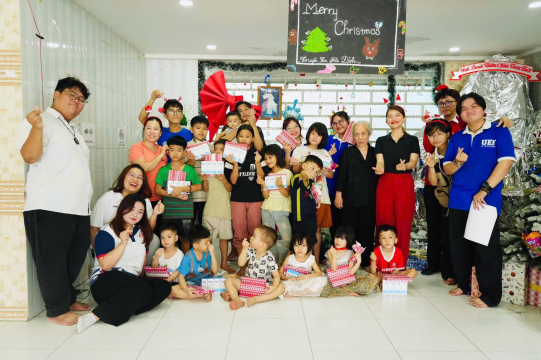 SINH VIÊN GLOUCESTERSHIRE VIETNAM LAN TỎA NHỮNG GIÁ TRỊ CỘNG ĐỒNG QUA HỌC PHẦN MARKETING EXPERIENCES