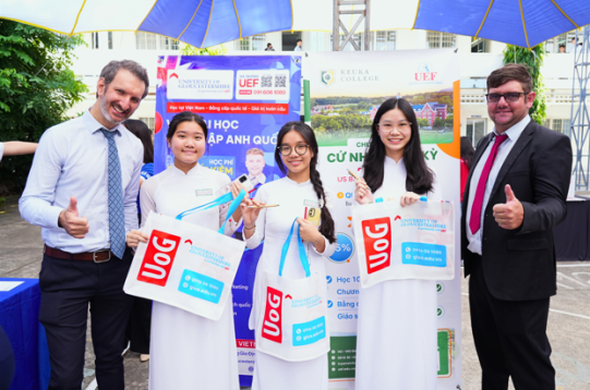 GLOUCESTERSHIRE VIETNAM ĐỒNG HÀNH CÙNG GEN Z CHỌN NGÀNH TRONG THỜI ĐẠI AI